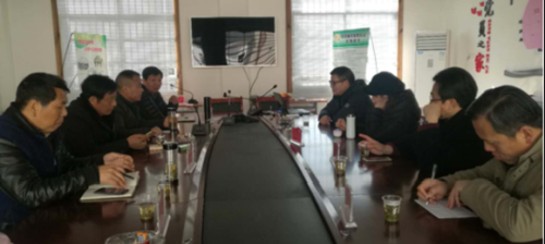 谭作刚在精准扶贫村开展扶贫调研和节前慰问活动