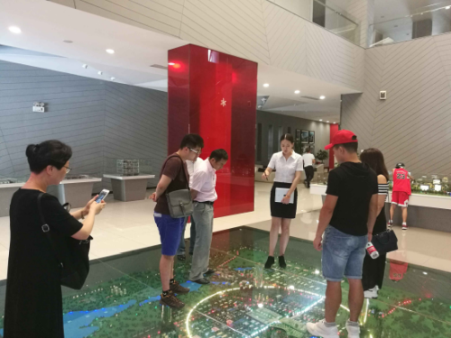 海外侨胞和留学生参加“魅力黄石”一日行活动