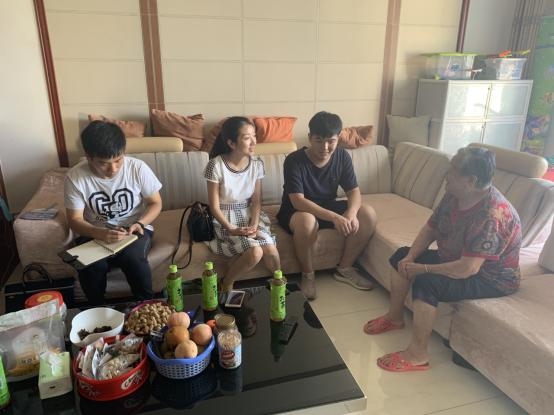 西陵区侨联走访慰问3名侨界老人