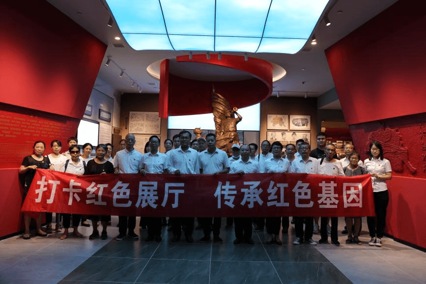 追寻红色足迹  传承革命精神 ---宜昌市侨联组织侨界群众、土街头社区党员打卡枝江红色教育基地