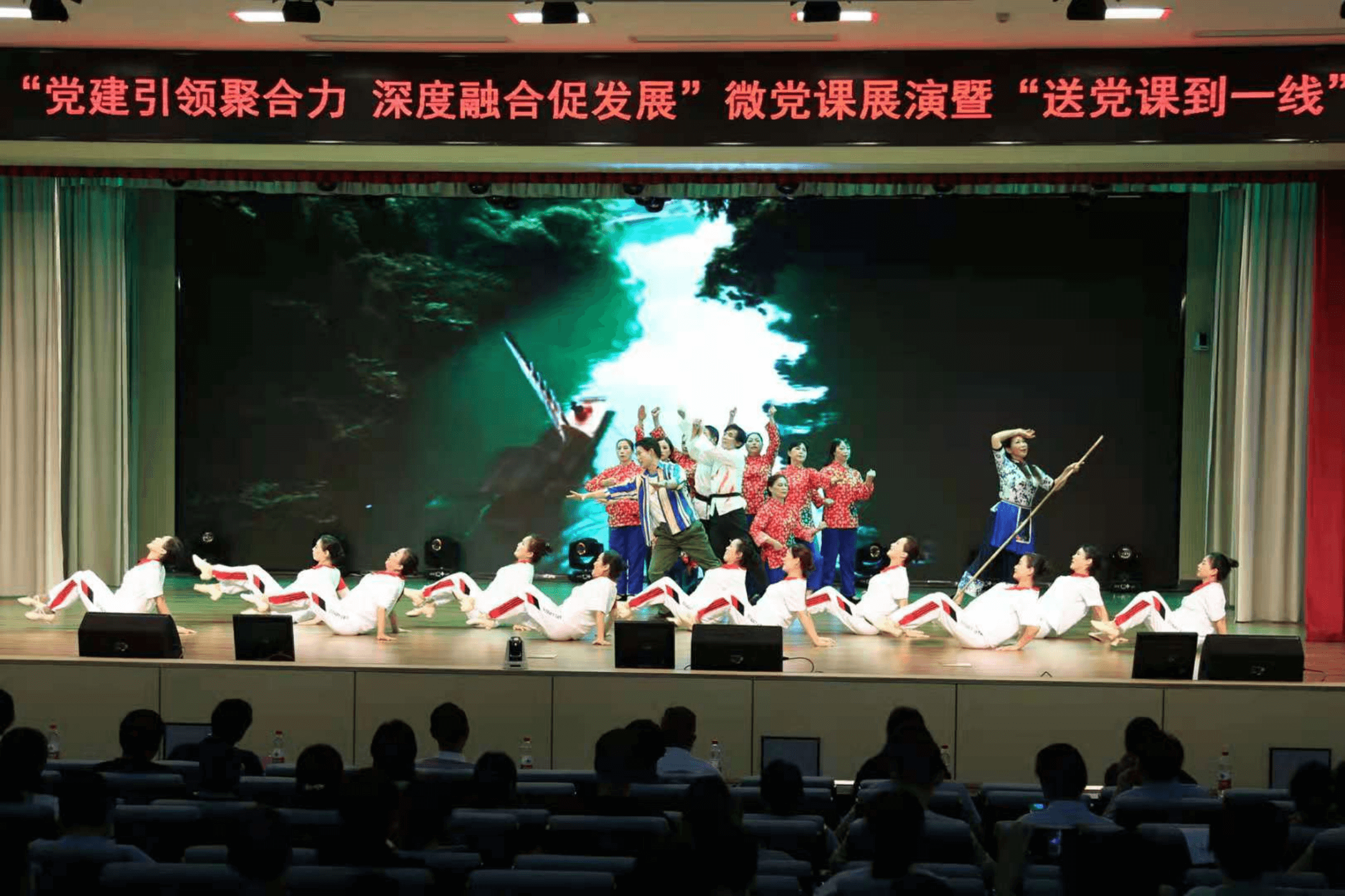 传承红色基因 侨界步履不停