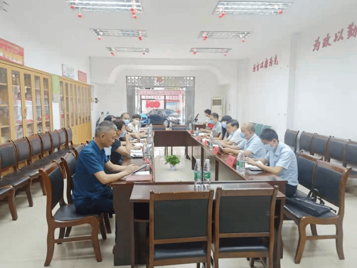 宜昌市委副秘书长李柏红到市侨联联系社区督导新冠疫苗接种工作