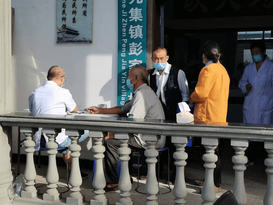 健康体检惠民生，贴心服务暖人心 ——襄阳市侨联为村民健康“保驾护航