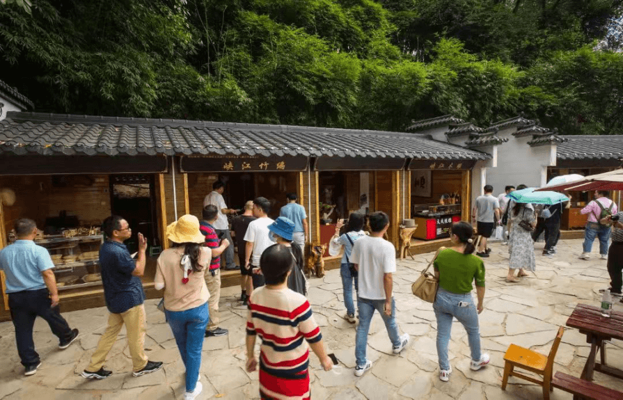 秭归：中国华侨国际文化交流基地开设“非遗小院”