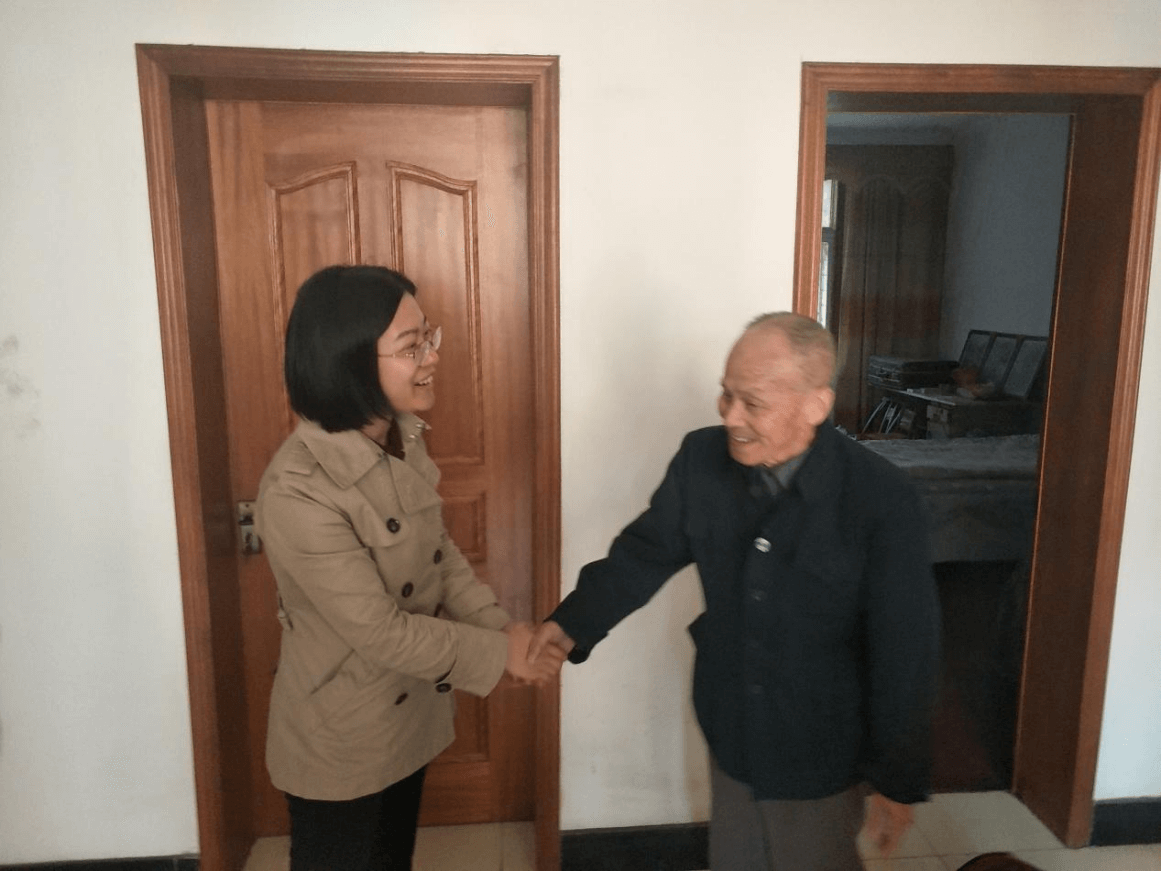 重阳送温暖 慰问暖侨心