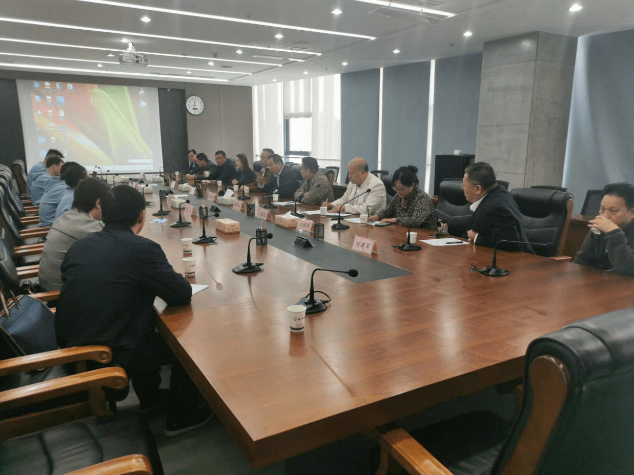 咸宁市侨联名誉主席刘纯清博士率团来咸考察 “点对点”牵线搭桥助力咸宁经济发展