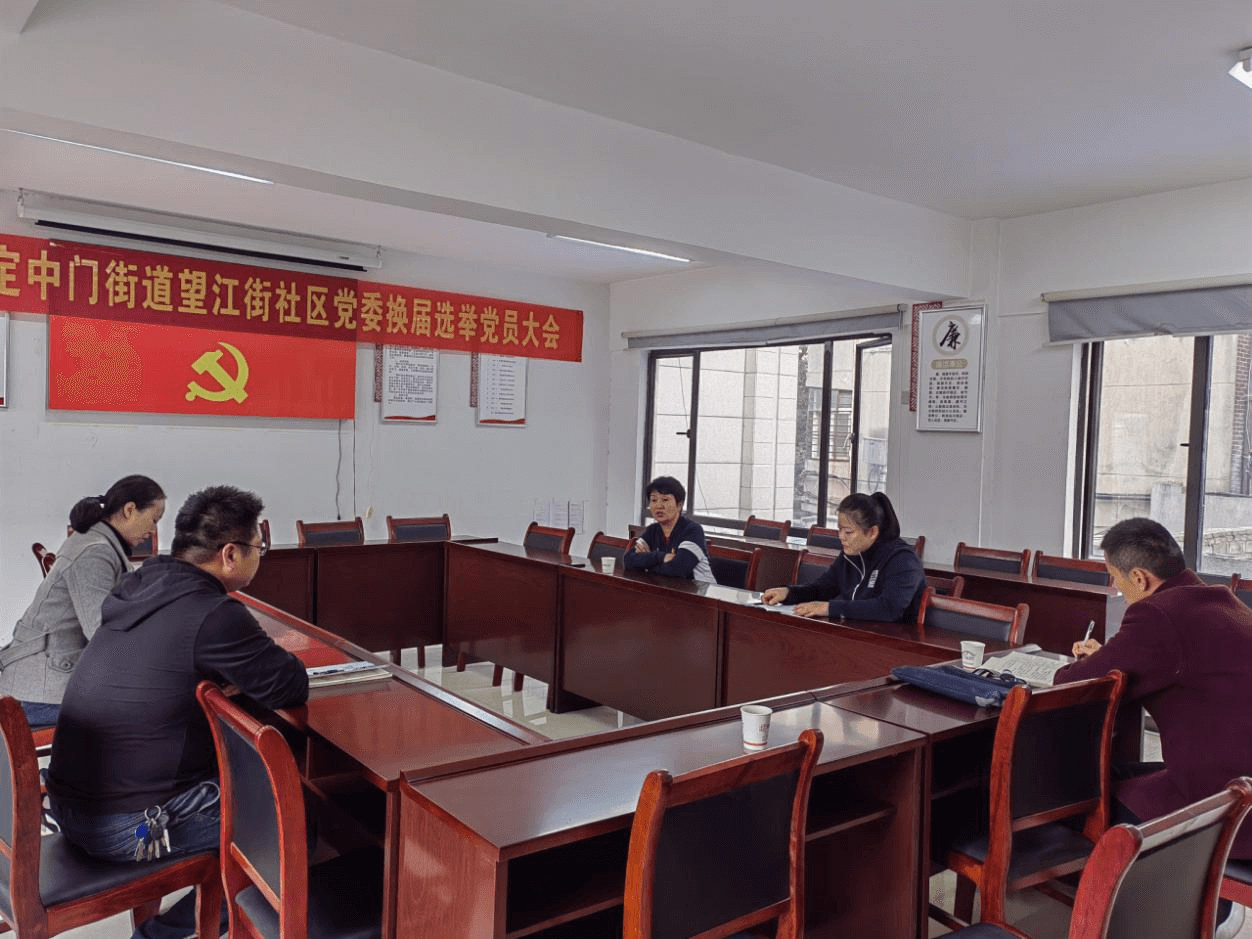 襄阳市侨联主席陈红调研基层社区治理工作