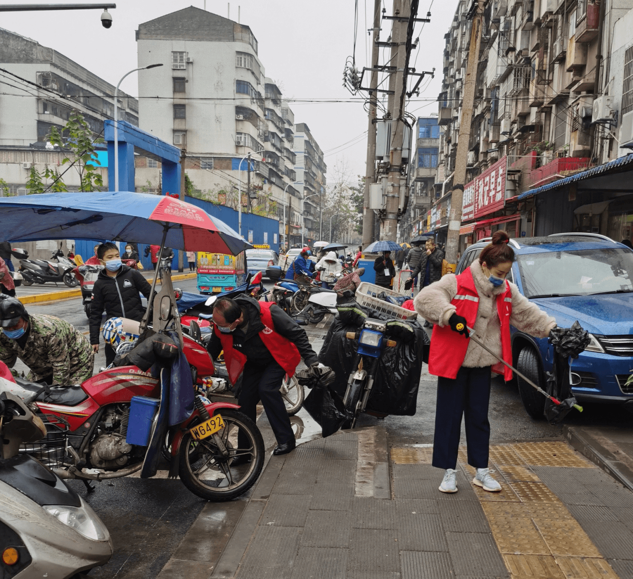 荆州市侨联到创文联点共建社区开展创文工作