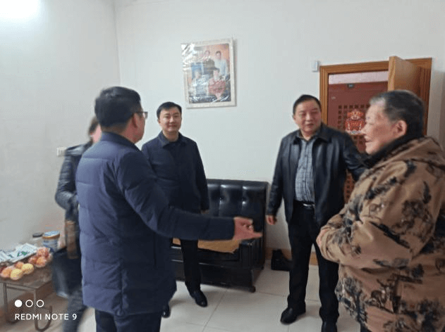 孝感市侨联赴汉川慰问归侨侨眷