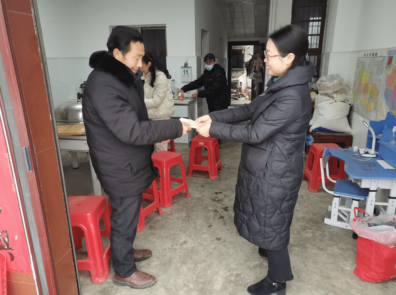 应城市侨联开展“送关怀 暖侨心”走访慰问活动