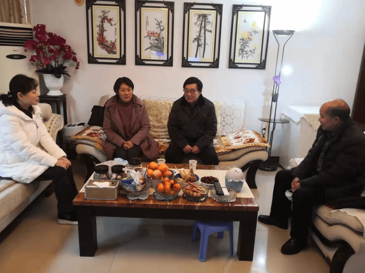 荆门市侨联走访慰问退休老干部
