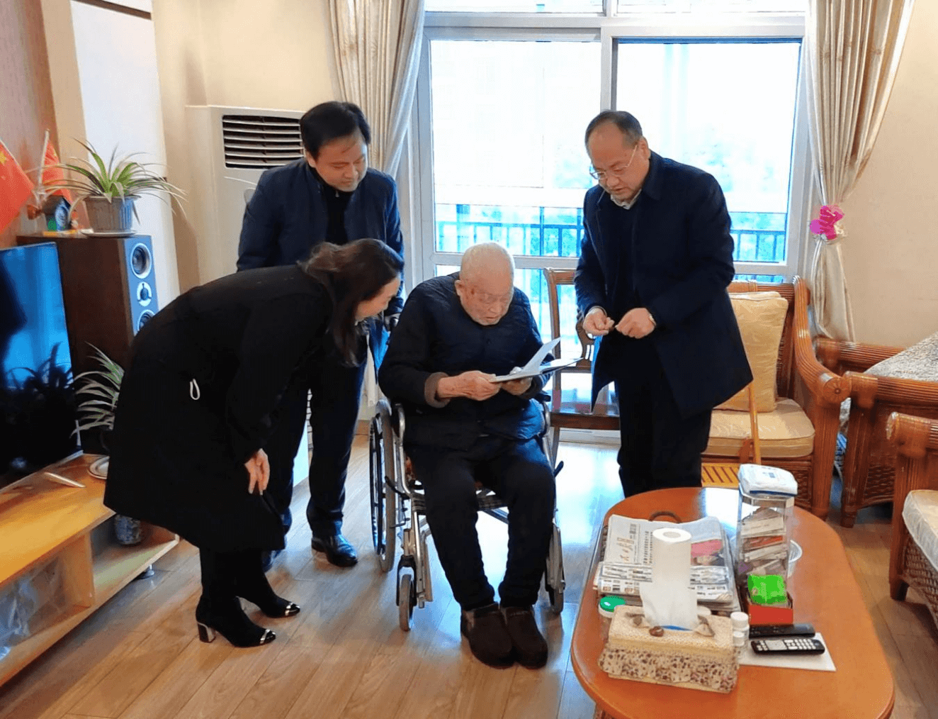 武汉市侨联广泛开展“迎新春、送温暖”活动