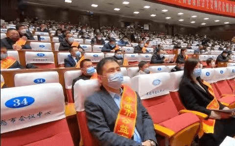 孝感市侨资企业家荣获市委、市政府“双星”表彰