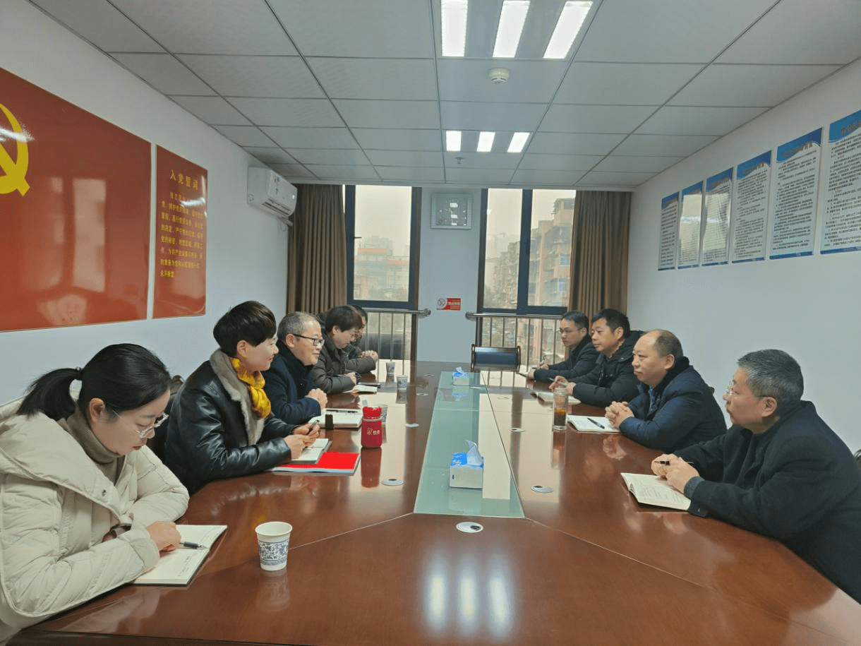 西陵区侨联到宜昌市侨联汇报工作