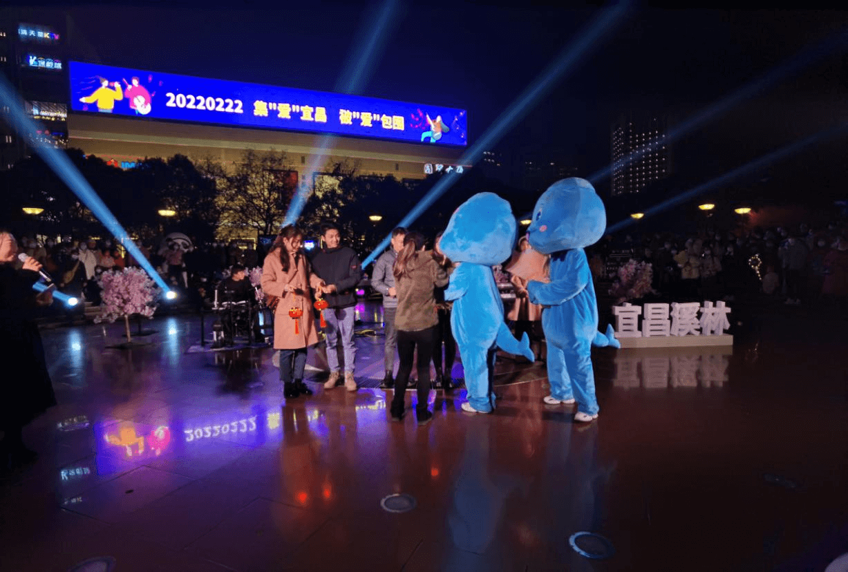 西陵区侨联组织海归青年参加溪林歌会