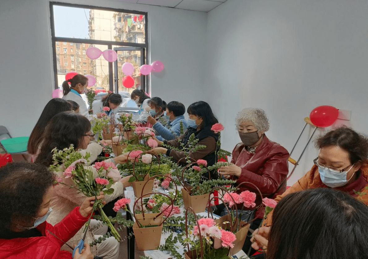 西陵区西坝街道社区侨联开展庆祝“三八”妇女节系列活动