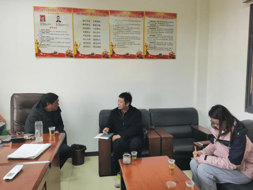 宜昌市侨联副主席张龙调研车溪土家族村平安创建工作