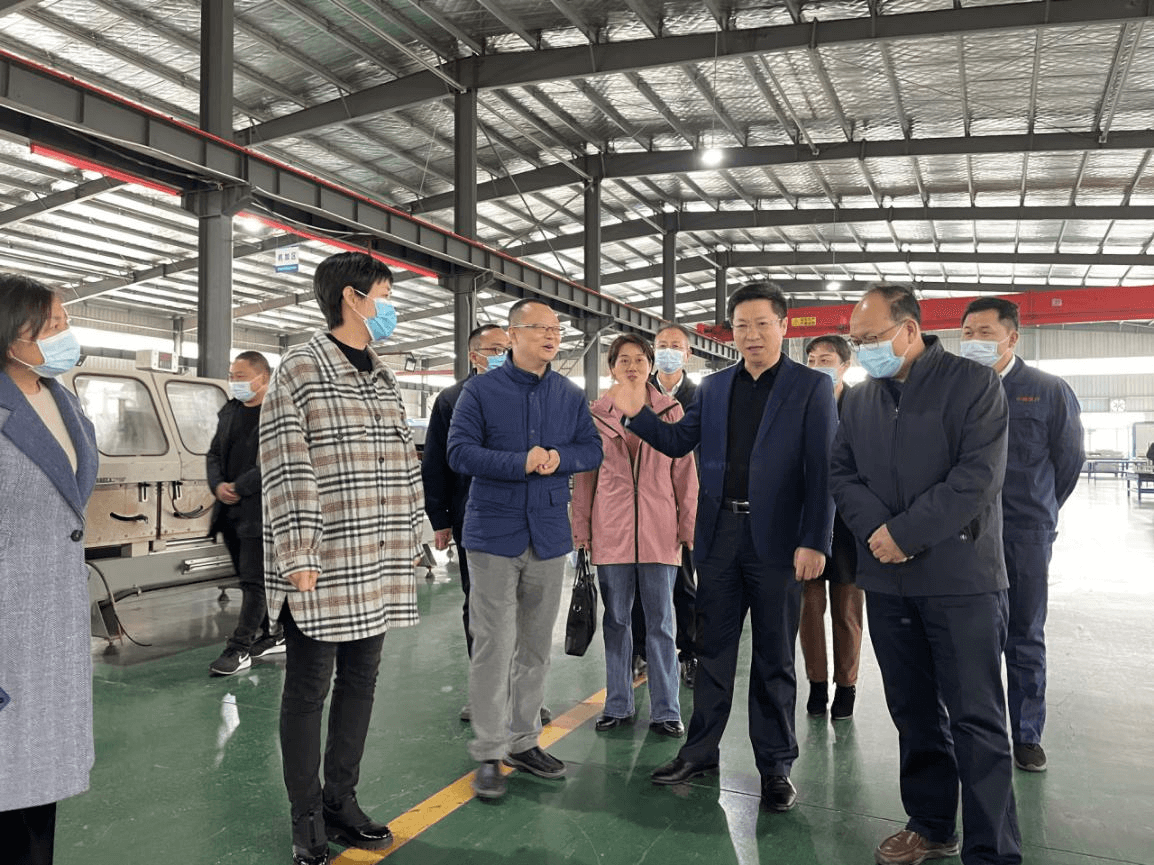 荆门市委常委、统战部长刘振军调研市侨联工作