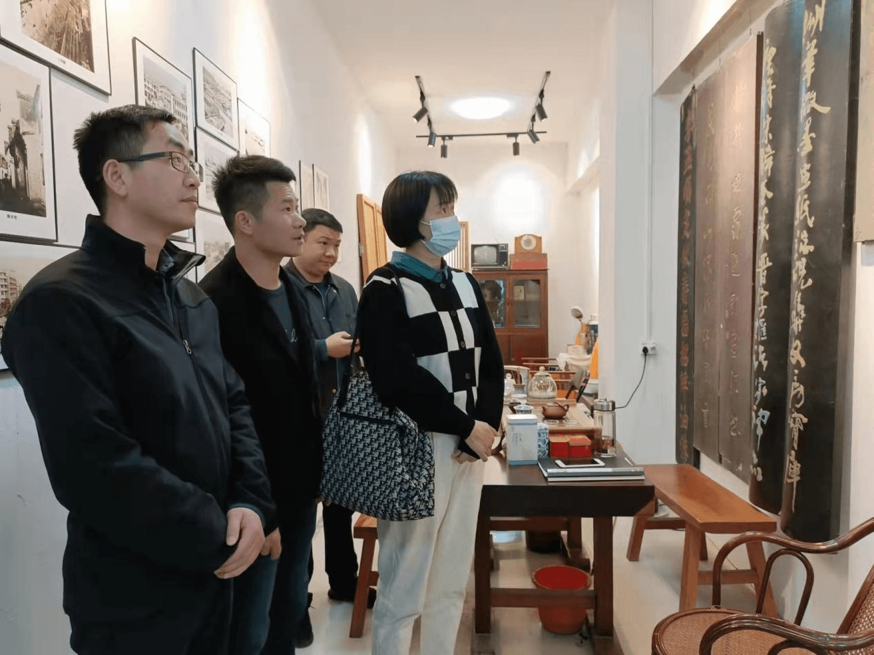 襄阳市樊城区侨联考察调研樊城记忆生活馆