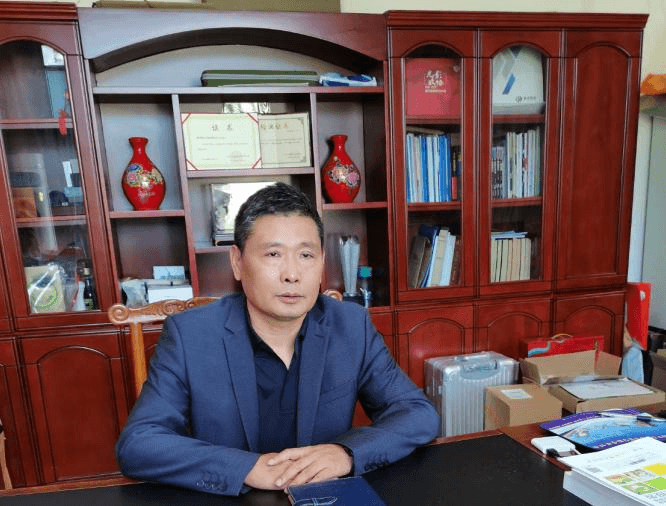 归侨企业家章文忠被评为秭归县第十一届县管优秀专家