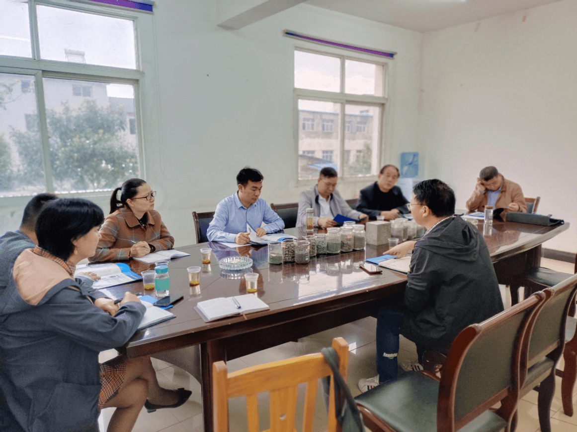 坦桑尼亚侨商回夷考察夷陵区建材企业