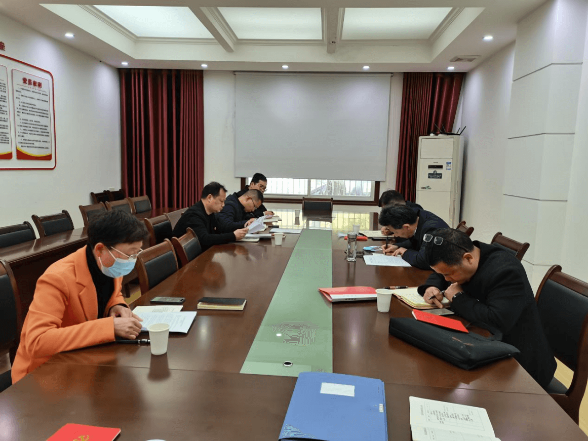 枝江市侨联组织学习全国两会精神