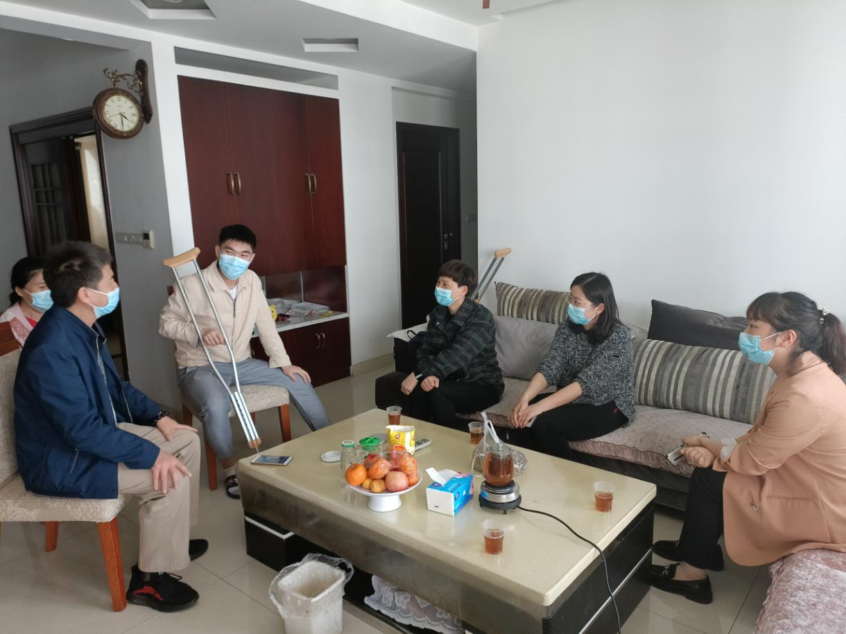 西陵区侨联走访慰问乌克兰归国留学生