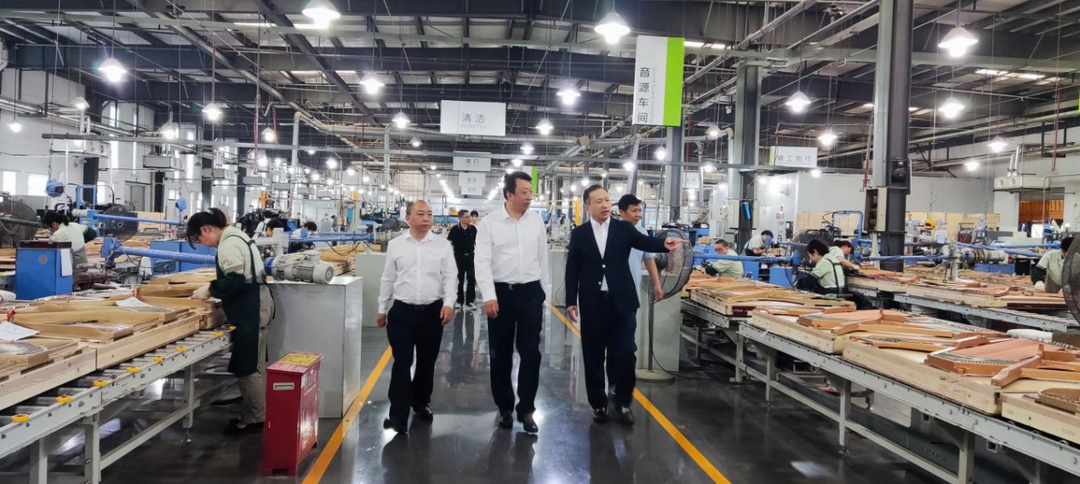 开展“下基层、察民情、解民忧、暖民心”实践活动 施政在宜昌调研基层侨联工作