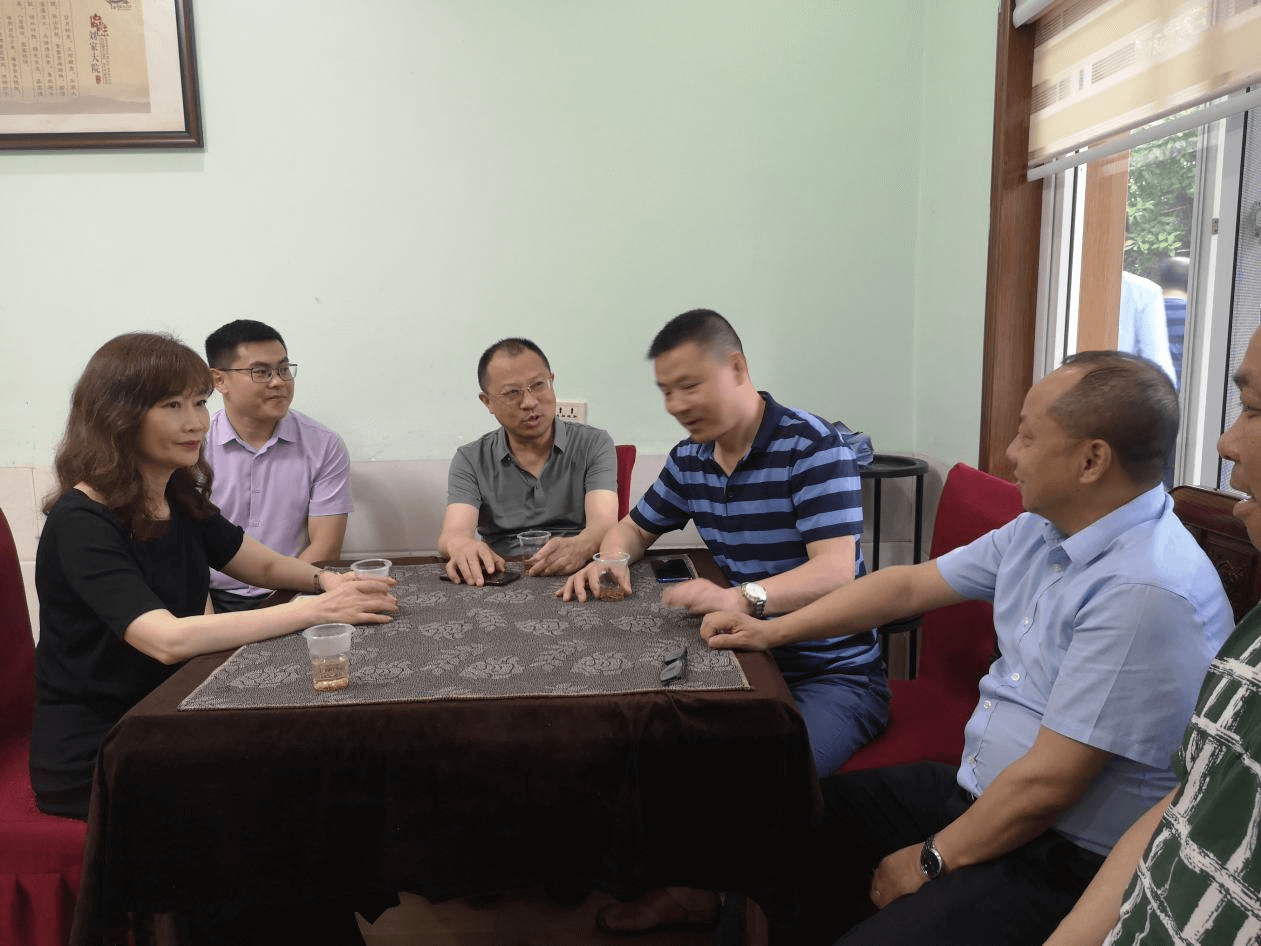 【下基层察民情解民忧暖民心】实践活动：松滋市侨联召开侨企座谈会