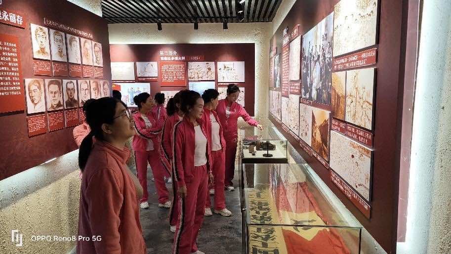 枣阳市组织侨界人士开展 “缅怀先烈 传承红色基因”主题教育活动