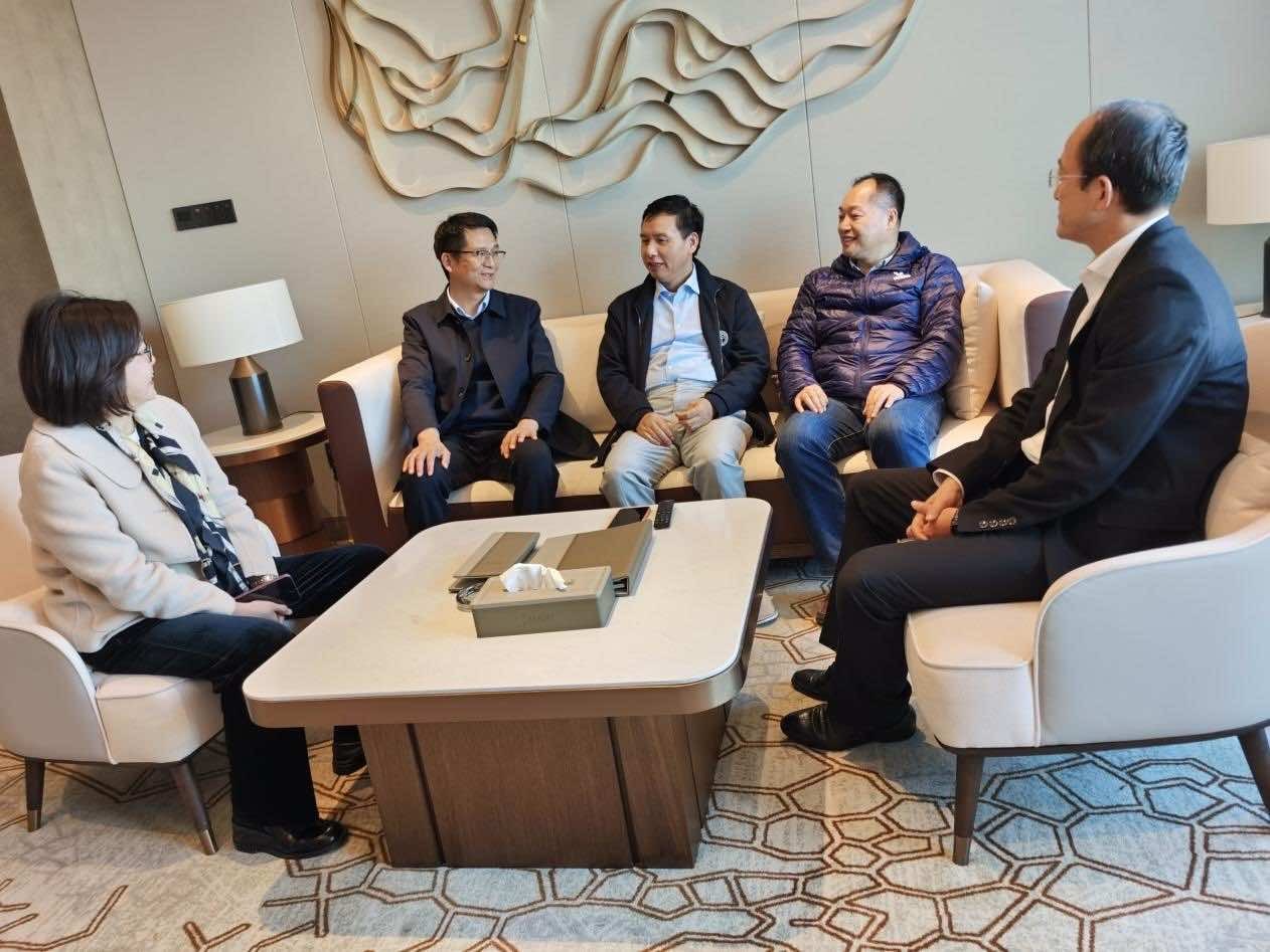 共叙乡情  荆州市侨联拜访石首回乡侨领
