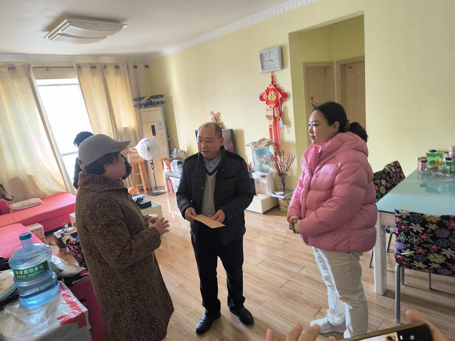 宜昌市侨联到气象台社区开展志愿服务活动