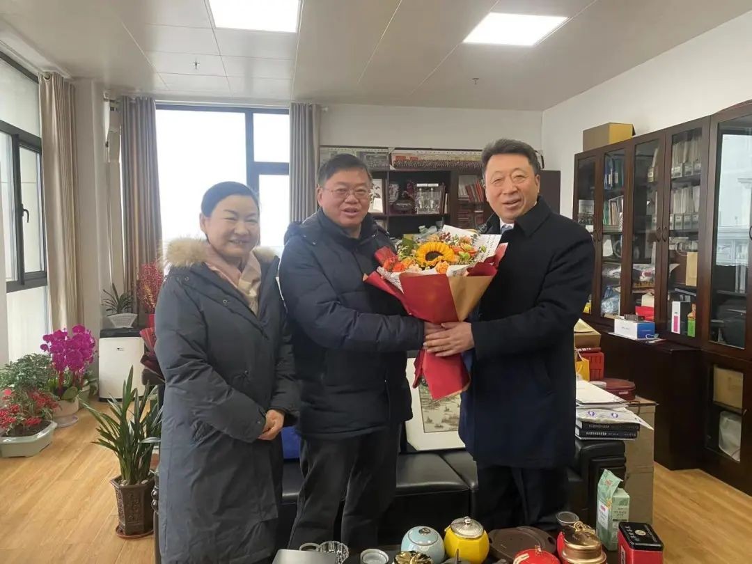 施政走访慰问侨界院士桂建芳