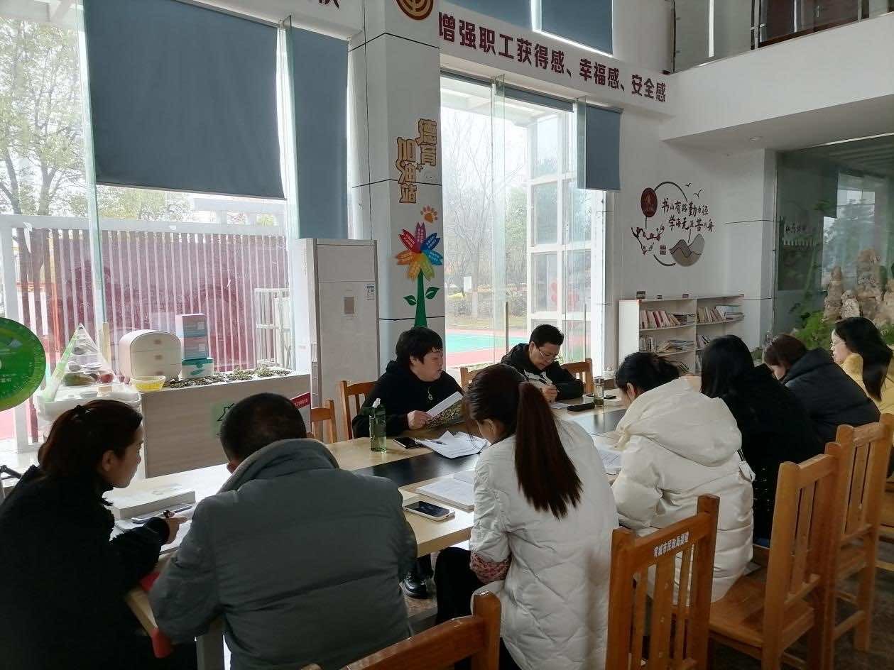 宜城市宋玉社区开展侨务知识培训