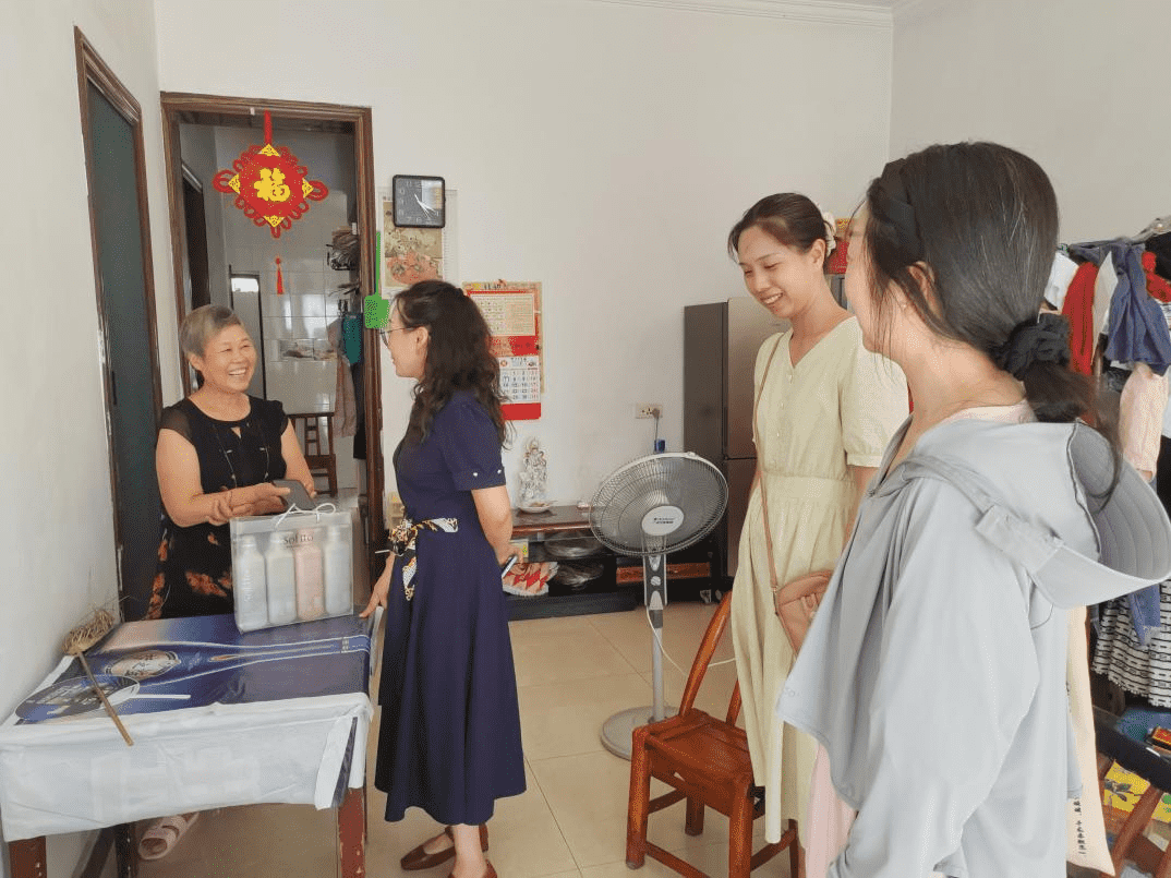 真情消暑意  关爱慰侨心：当阳市开展 “送清凉 暖侨心”活动