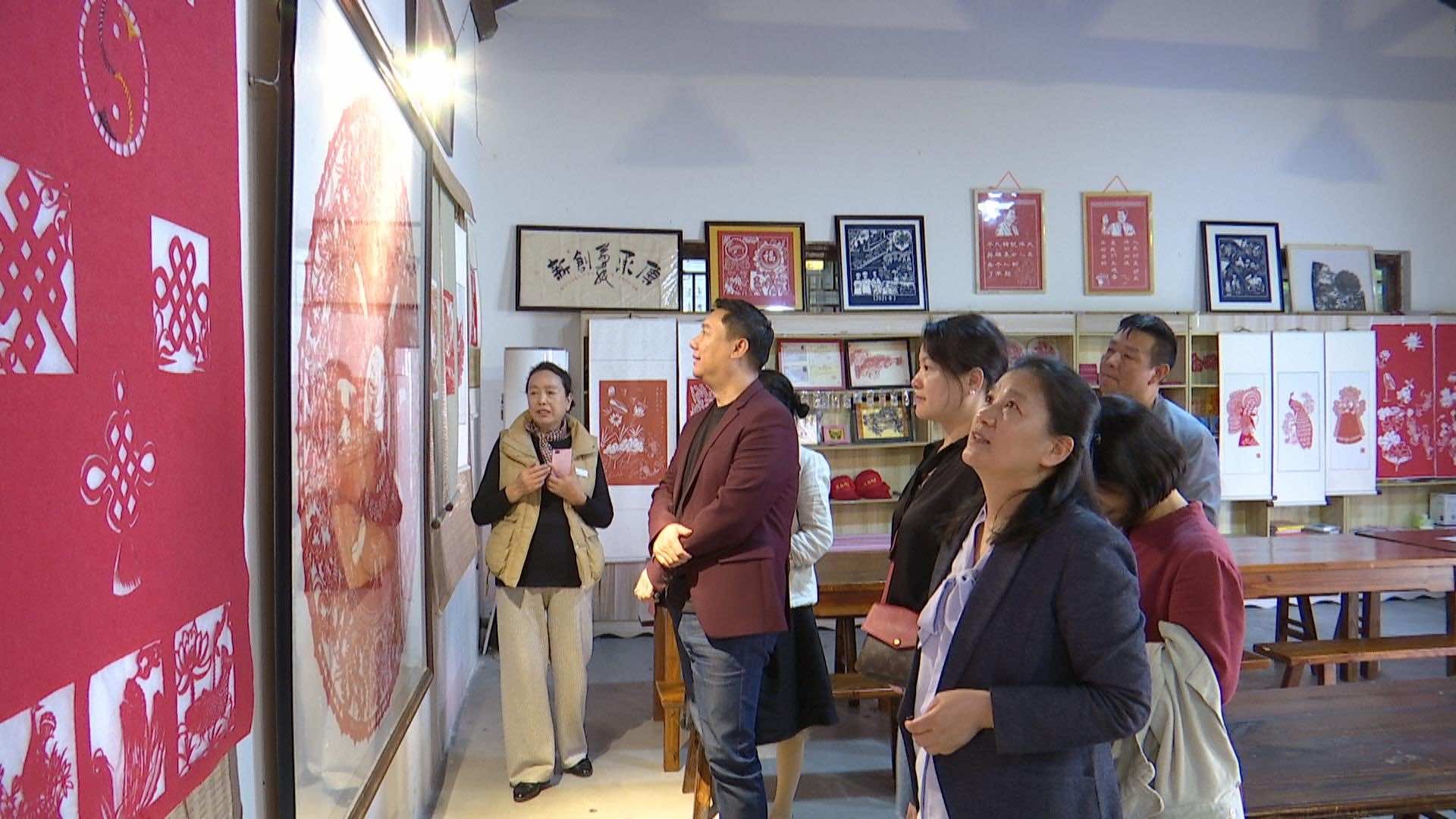 让仙桃之美亮相世界 ——美籍华人画家白路来仙桃开展中美文化艺术交流活动