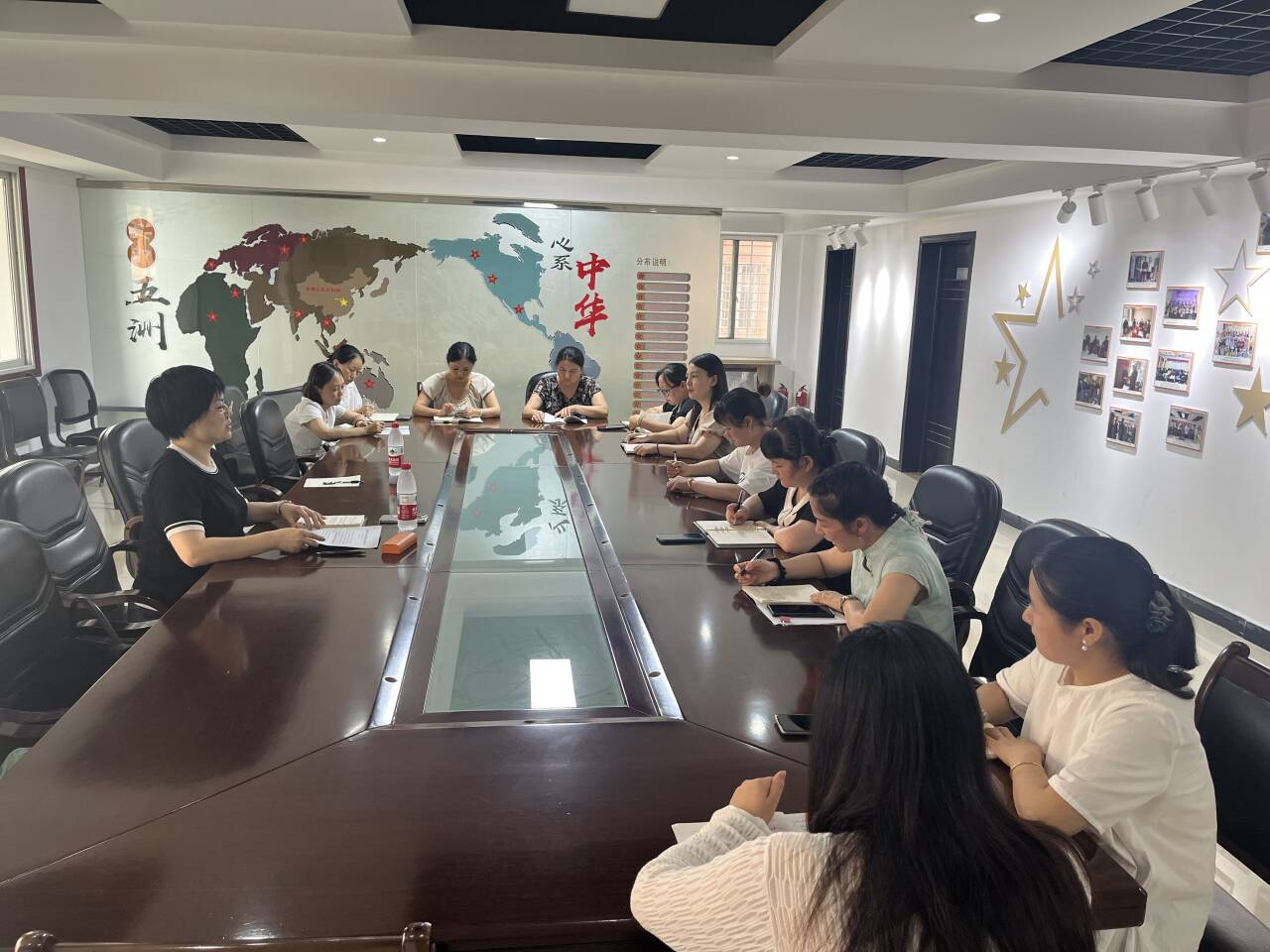 秭归县侨联向侨联工作者讲学习教育专题党课