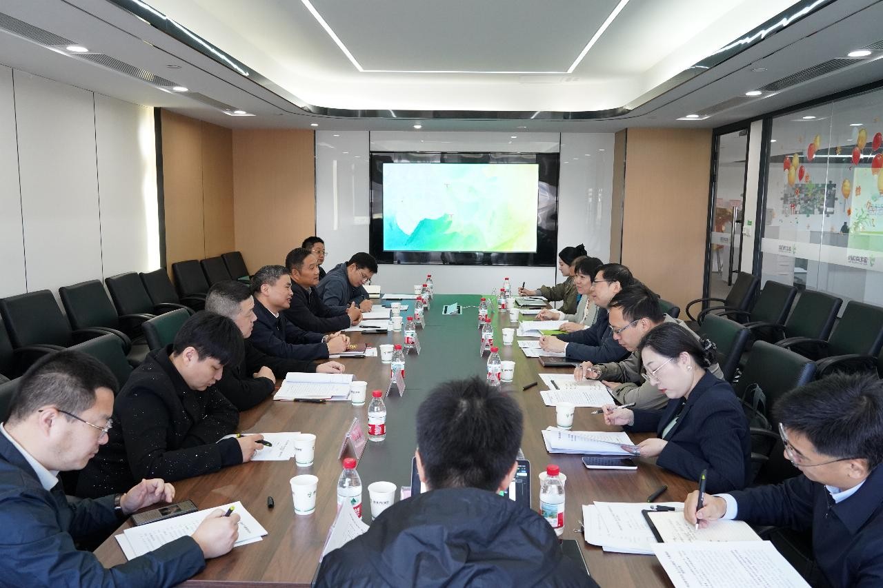 冯伟赴湖北青创园（光谷）示范园调研新侨创新创业