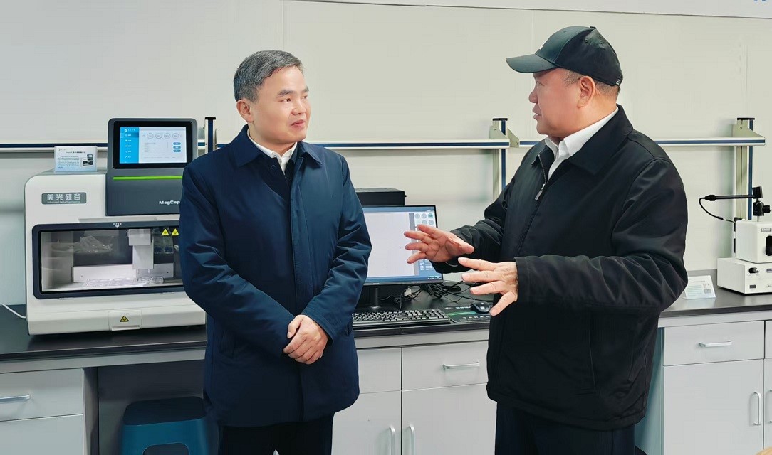 冯伟赴宜昌调研侨联工作