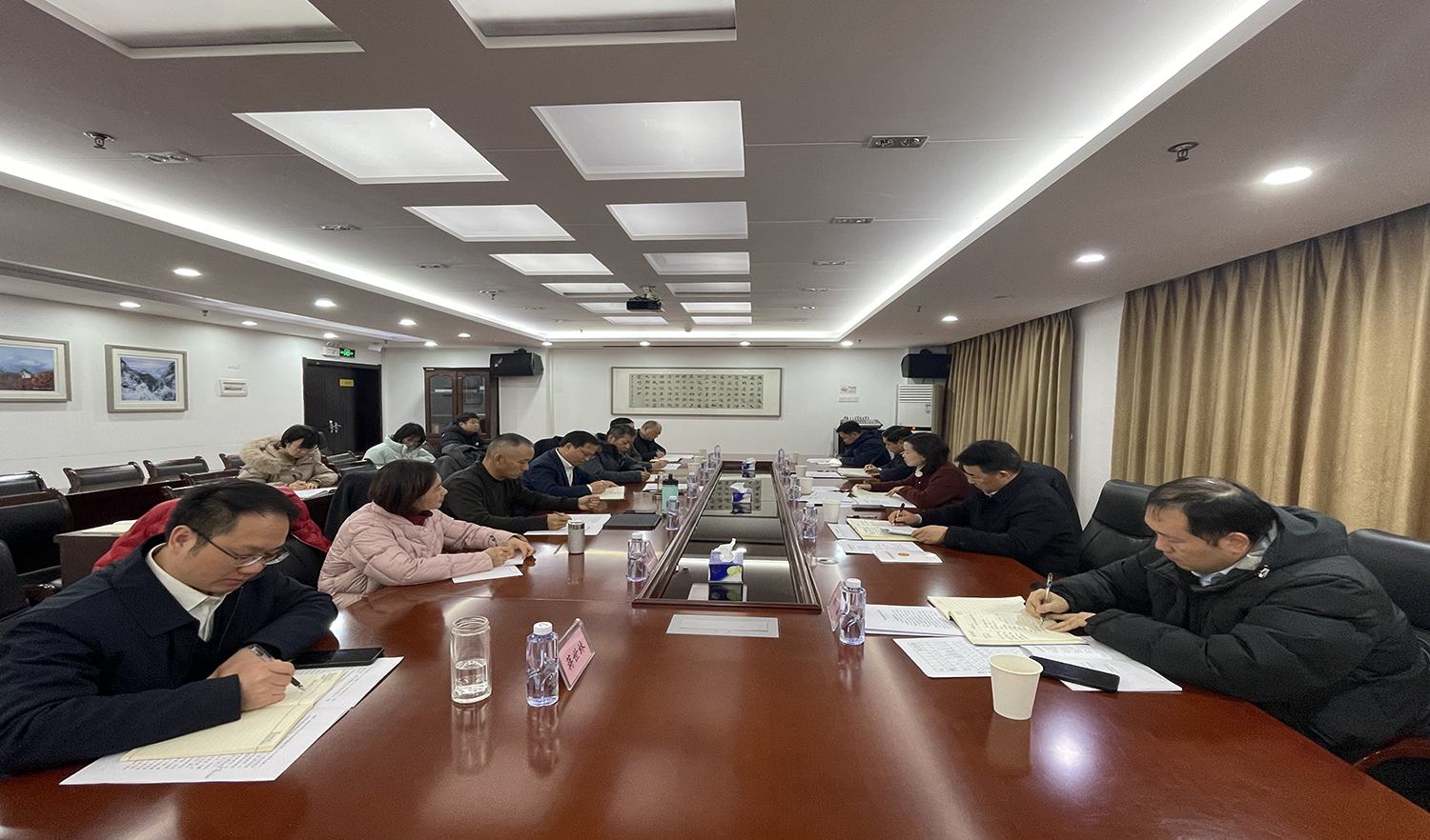 习覃调研宜昌市侨联工作