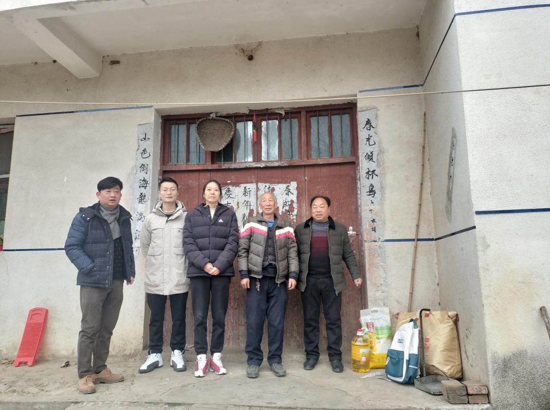 侨心暖学子 严冬送温情——孝感安陆市侨企走访慰问结对帮扶贫困学生​