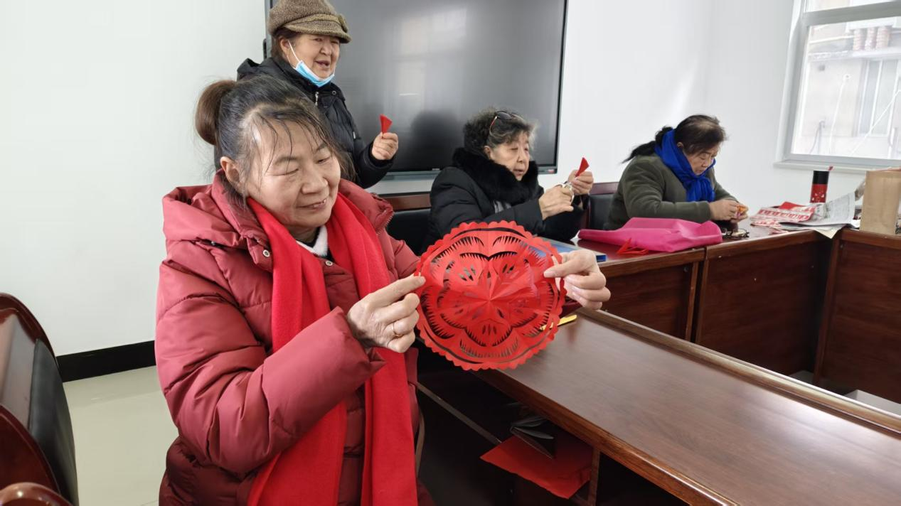 襄阳襄城区庞公街道建锦社区“侨胞之家”年味活动暖侨心