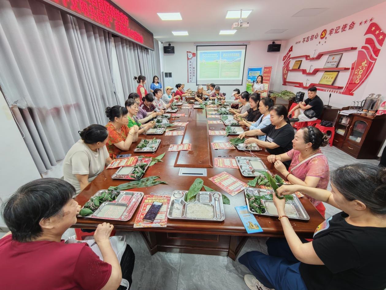 襄阳粽香迎端午 文明共传承 ——高新区“侨之家”开展端午主题活动