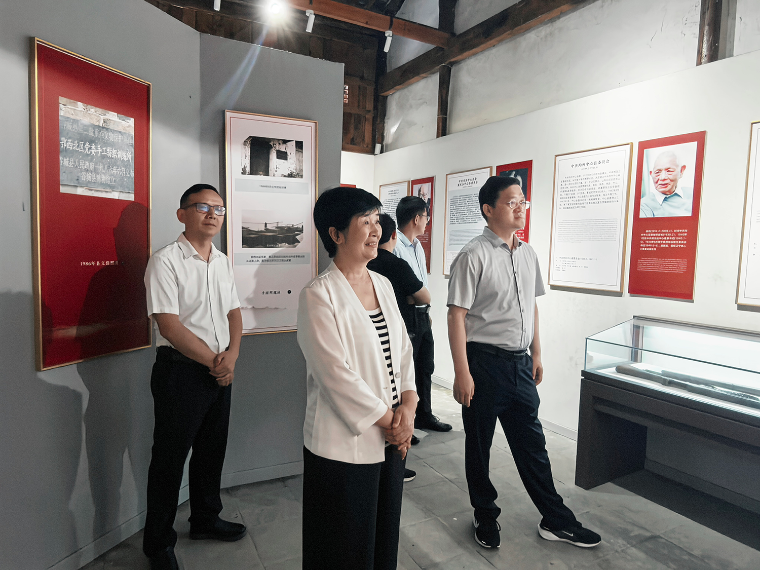 襄阳市侨界开展“侨心永向党 奋斗新时代”主题活动 献礼建党105周年、中国侨联成立70周年