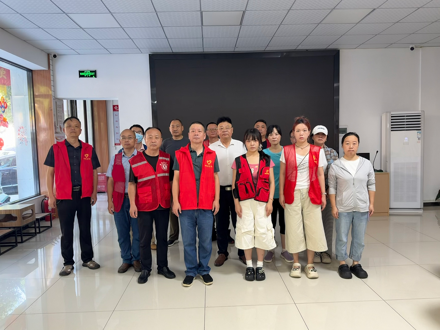 排隐患 宣防灾 优环境 迎战台风“巴威”​ 鄂州市侨联机关党员干部全员下沉社区