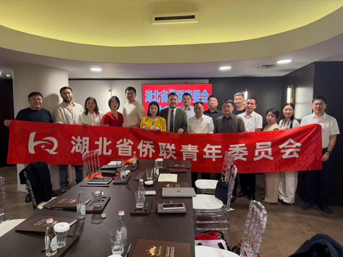 侨建支点担使命 青春聚力拓中亚