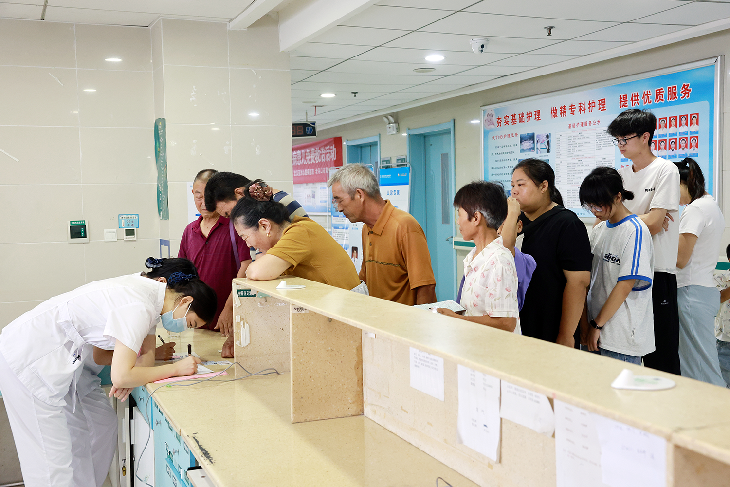 襄阳侨爱润童心：老河口市多方联动，让困难家庭 患儿在“家门口”搭上“救心快车
