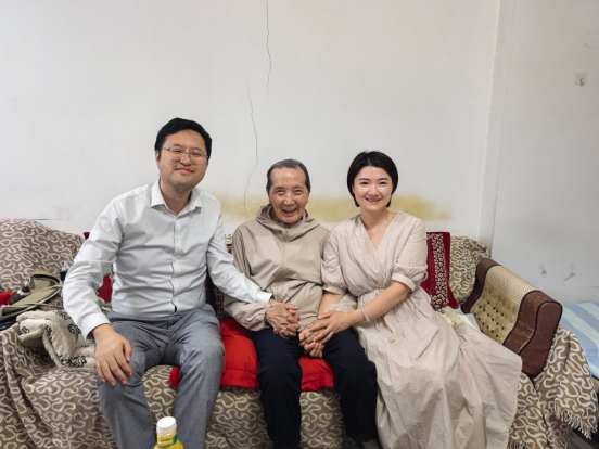 中国科学院武汉分院湖北省地震局侨联组织看望慰问老归侨、老侨眷活动